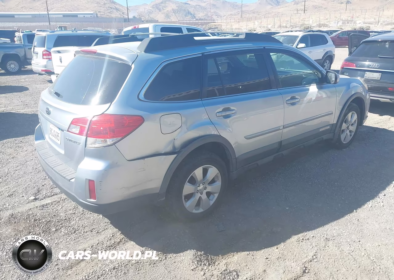 2012 Subaru Outback 2.5I Premium VIN:4S4BRBCC6C1220947 - 4