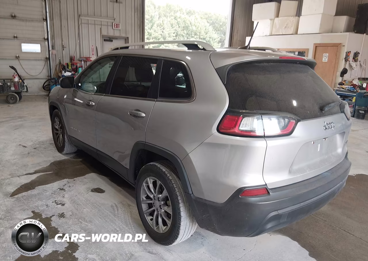 2019 Jeep Cherokee Latitude Plus Fwd VIN:1C4PJLLBXKD184546 - 3