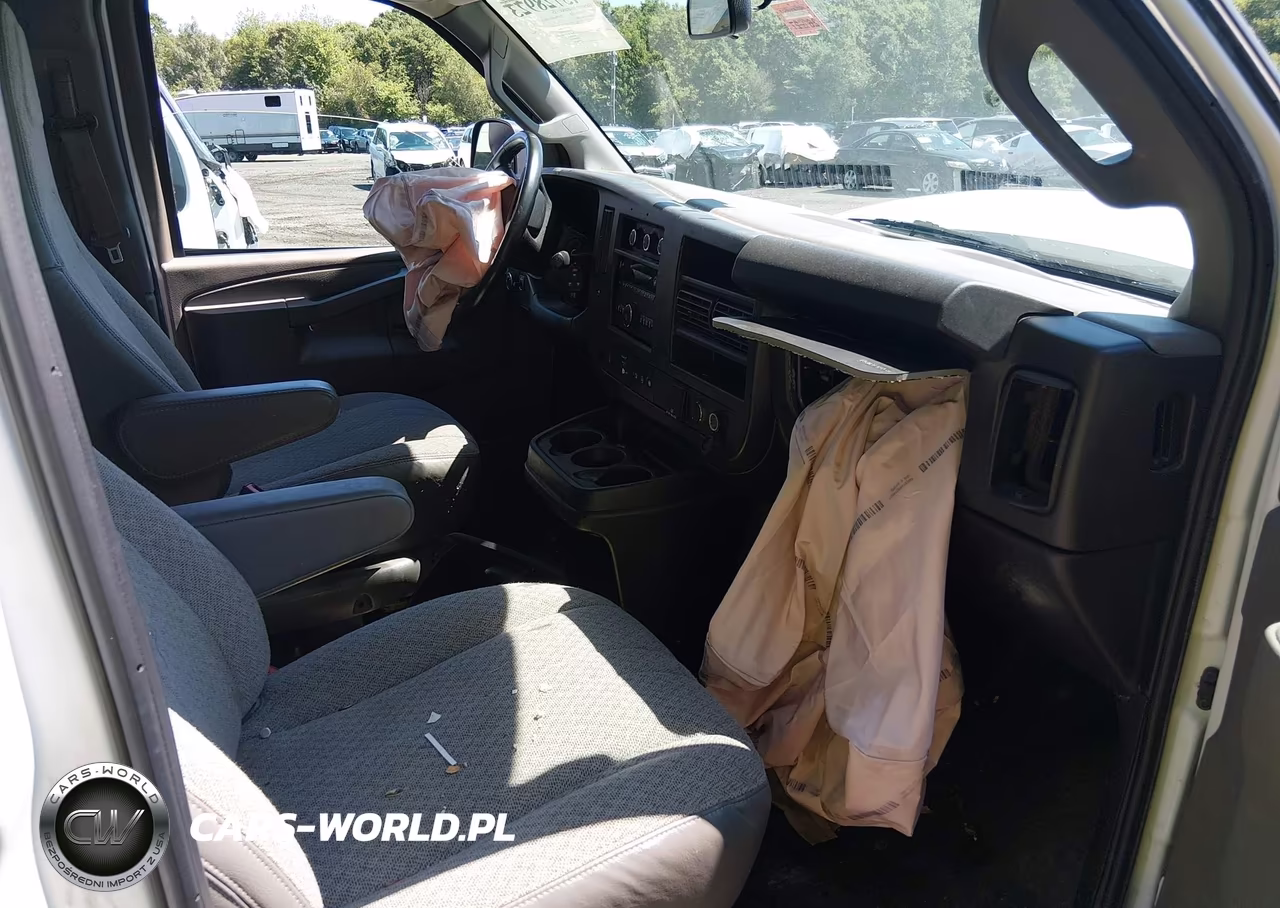2020 Chevrolet Express Cargo Rwd 2500 Regular Wheelbase Wt VIN:1GCWGAFP9L1258015 - 5
