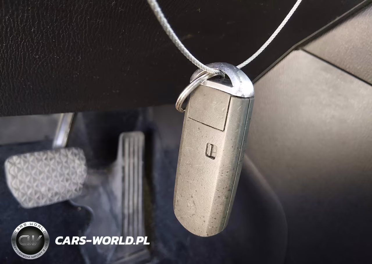 2019 Toyota Yaris Le VIN:3MYDLBYV7KY522333 - 11