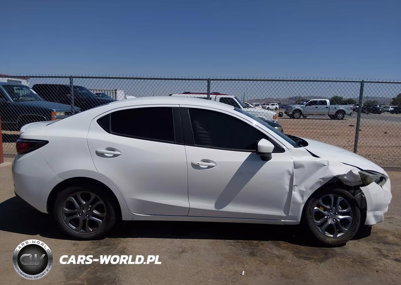 2019 Toyota Yaris Le VIN:3MYDLBYV7KY522333 - 13