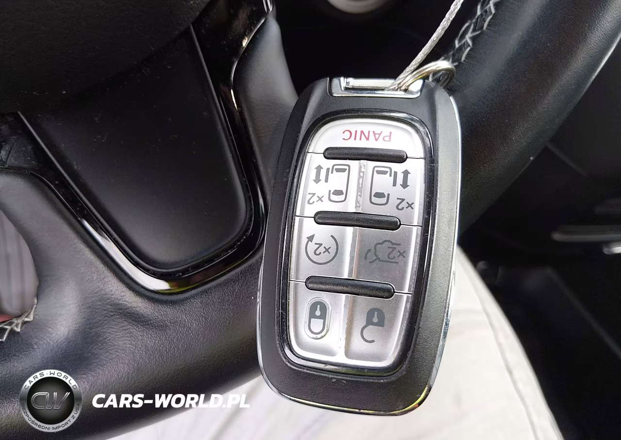 2020 Chrysler Pacifica Hybrid Touring L VIN:2C4RC1L71LR246417 - 11