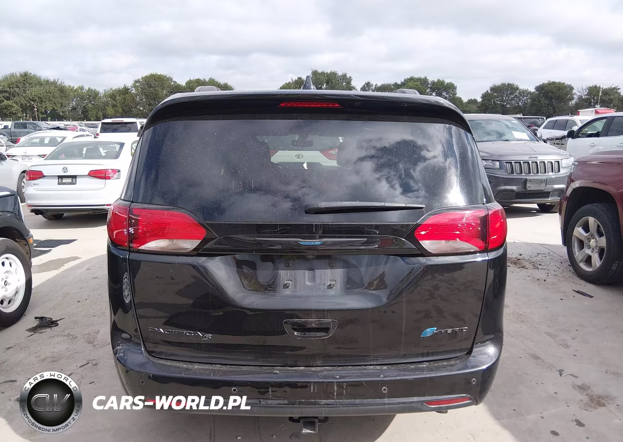 2020 Chrysler Pacifica Hybrid Touring L VIN:2C4RC1L71LR246417 - 16