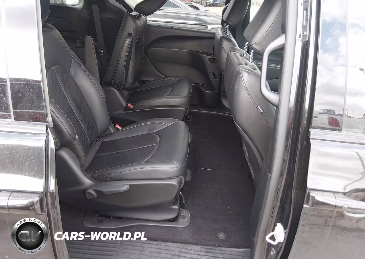 2020 Chrysler Pacifica Hybrid Touring L VIN:2C4RC1L71LR246417 - 8