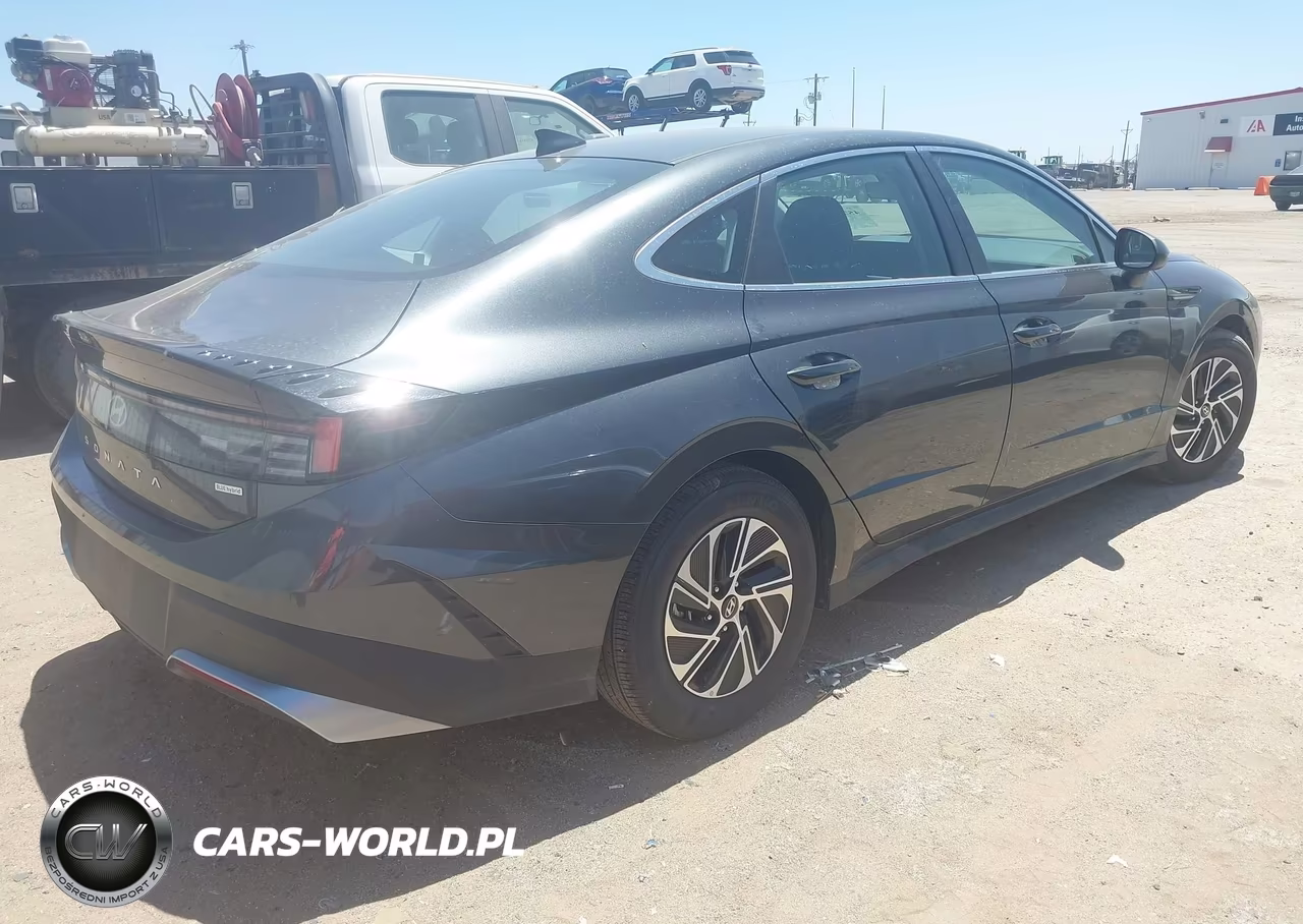 2026 Hyundai Sonata Hybrid Blue VIN:KMHL24JJ9TA145408 - 4