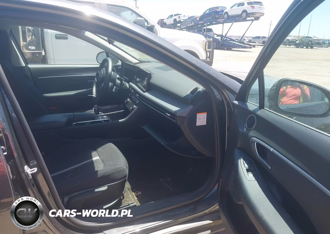 2026 Hyundai Sonata Hybrid Blue VIN:KMHL24JJ9TA145408 - 5