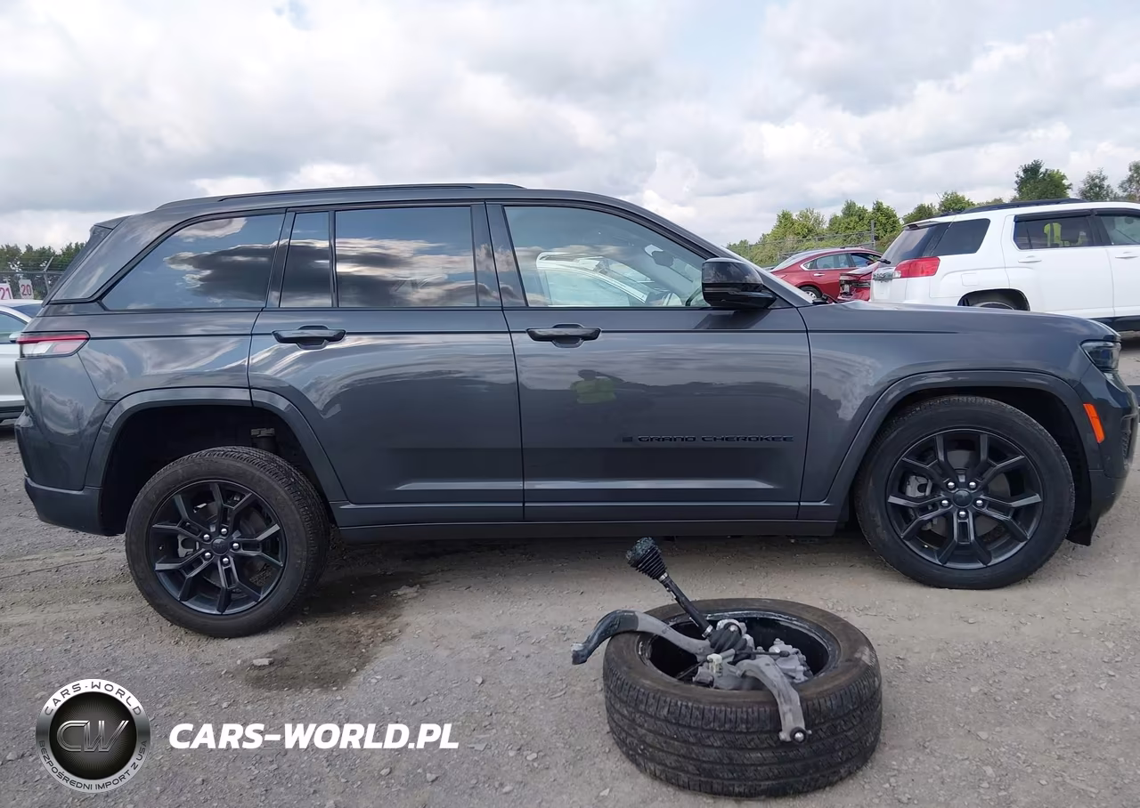 2023 Jeep Grand Cherokee 4Xe 30Th Anniversary VIN:1C4RJYB69P8905367 - 14