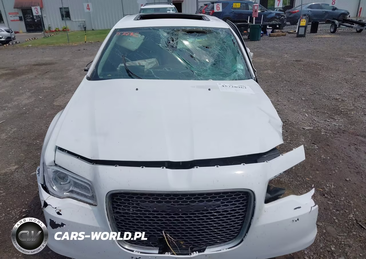 2017 Chrysler 300C VIN:2C3CCAEGXHH570700 - 11
