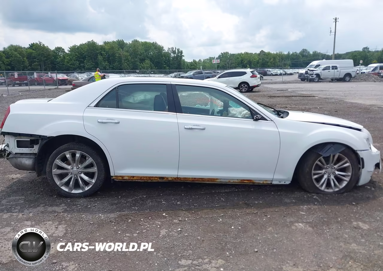 2017 Chrysler 300C VIN:2C3CCAEGXHH570700 - 12