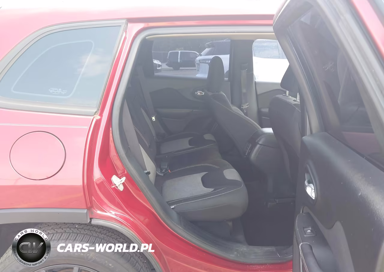 2015 Jeep Cherokee Sport VIN:1C4PJLAB8FW732556 - 8