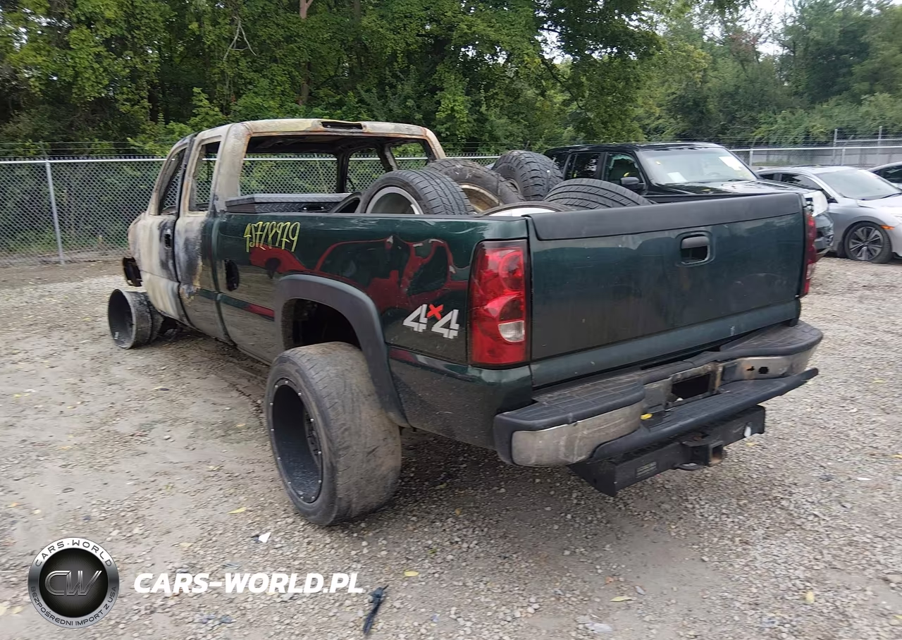 2005 Chevrolet Silverado 2500Hd Work Truck VIN:1GCHK29225E302994 - 3