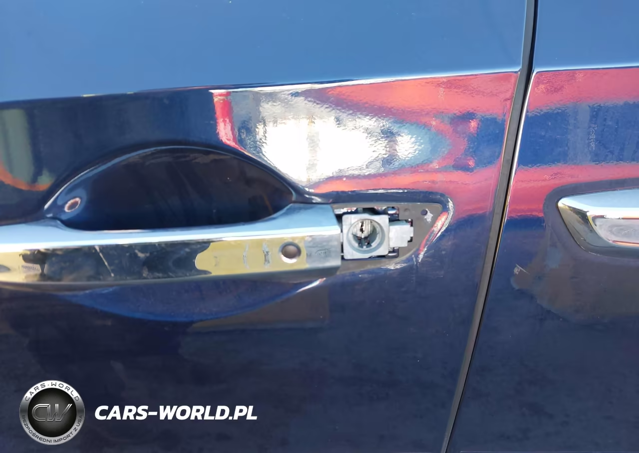 2018 Honda Odyssey Elite VIN:5FNRL6H96JB002519 - 18