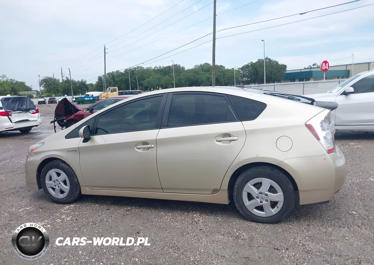 2011 Toyota Prius Two VIN:JTDKN3DU4B0270604 - 14
