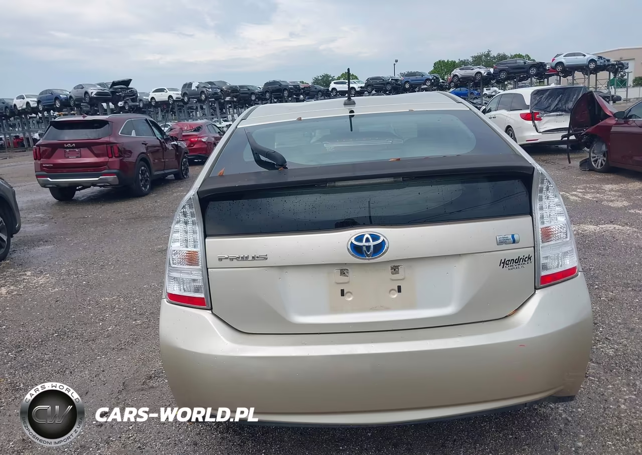 2011 Toyota Prius Two VIN:JTDKN3DU4B0270604 - 16