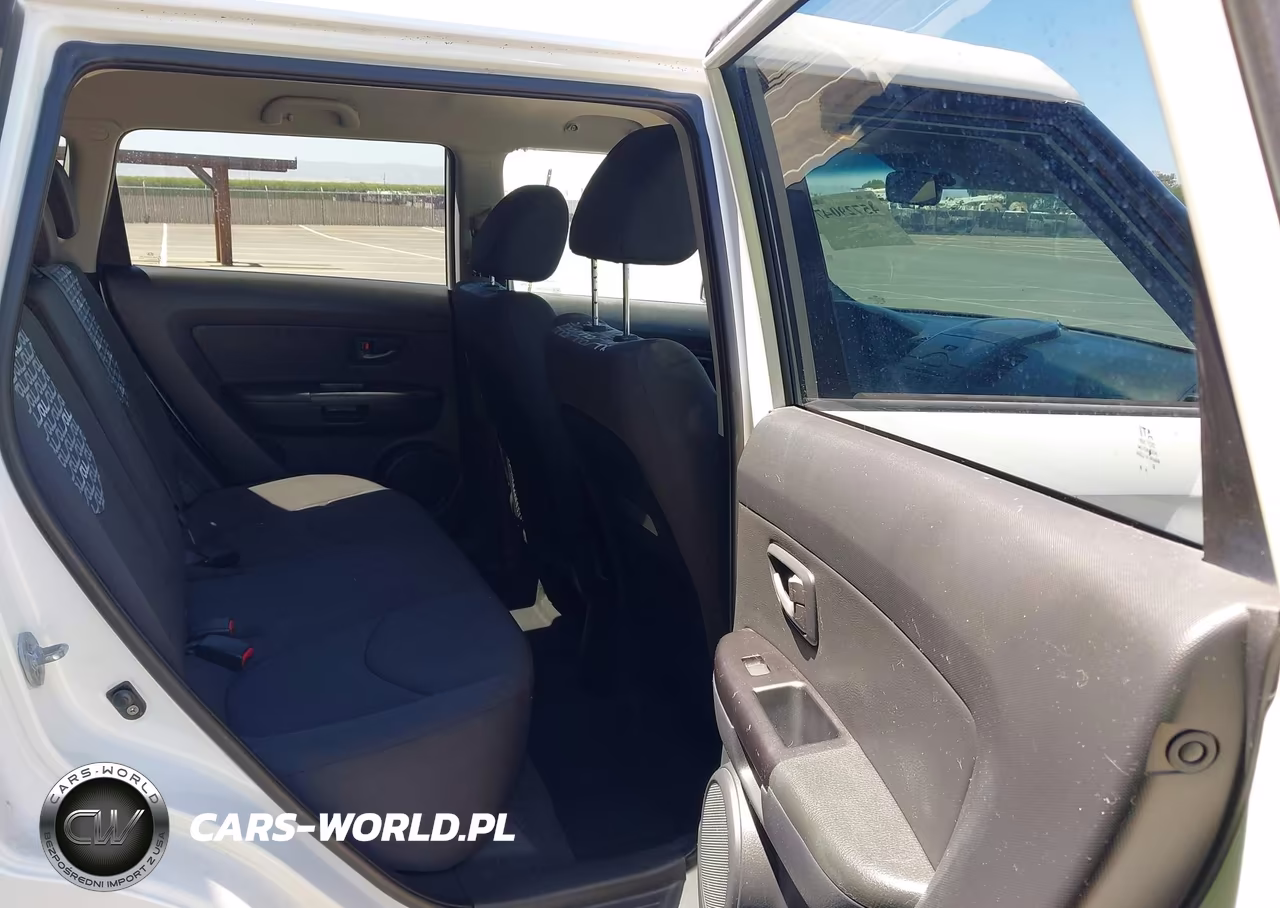 2010 Kia Soul + VIN:KNDJT2A25A7115984 - 8
