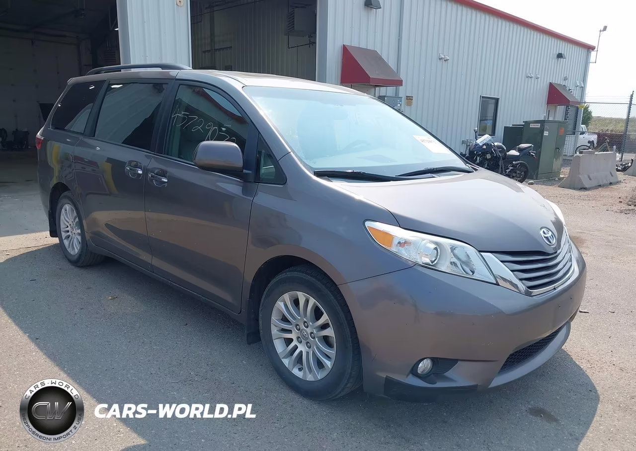 2015 Toyota Sienna Xle 8 Passenger – zdjęcie 1 z 16