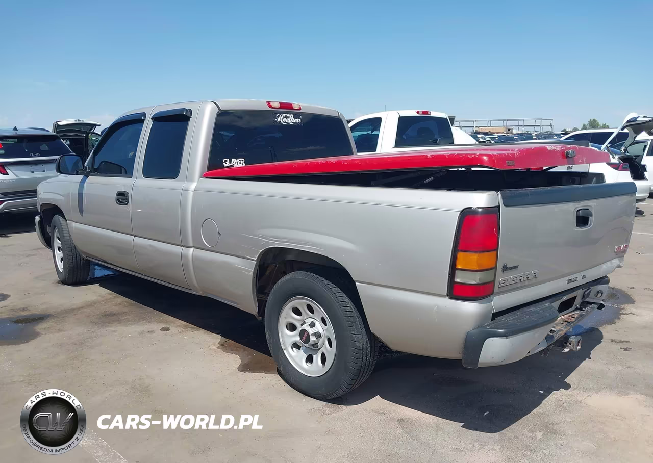2005 GMC Sierra 1500 Work Truck VIN:1GTEC19X45Z165572 - 3