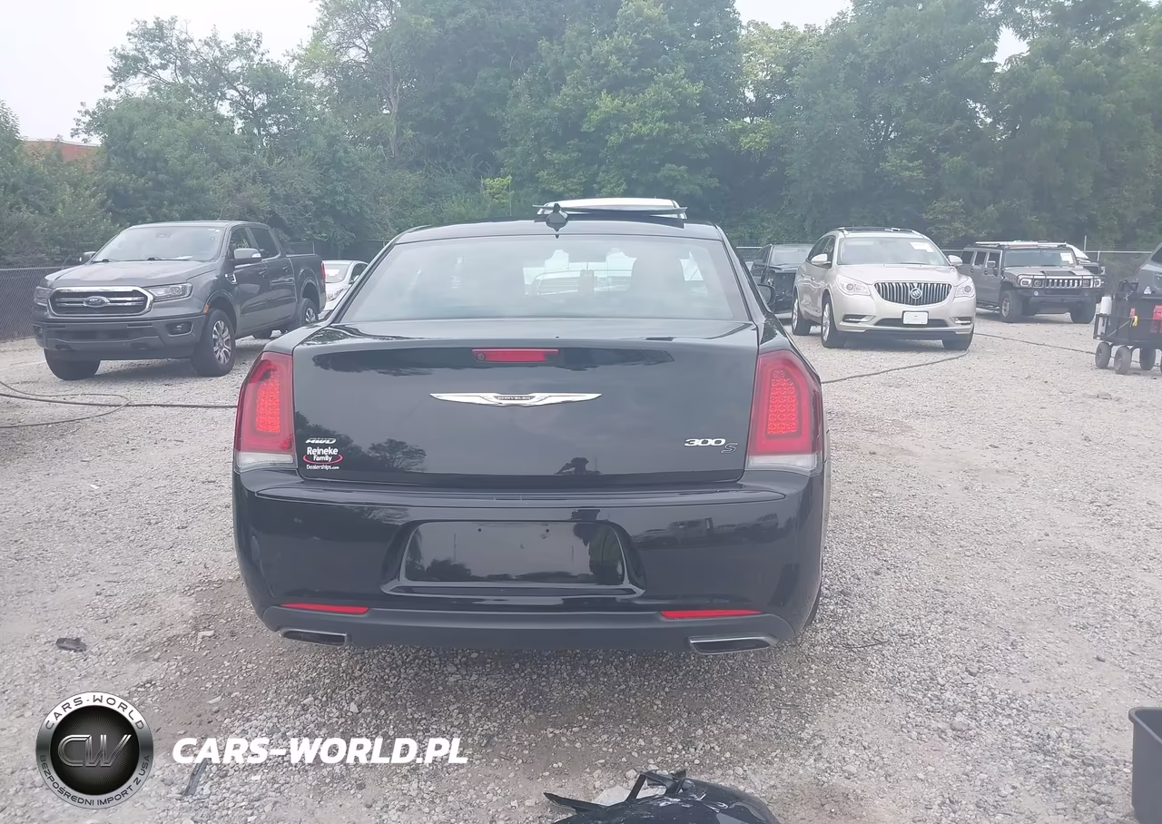 2016 Chrysler 300 300S VIN:2C3CCAGG5GH244329 - 17