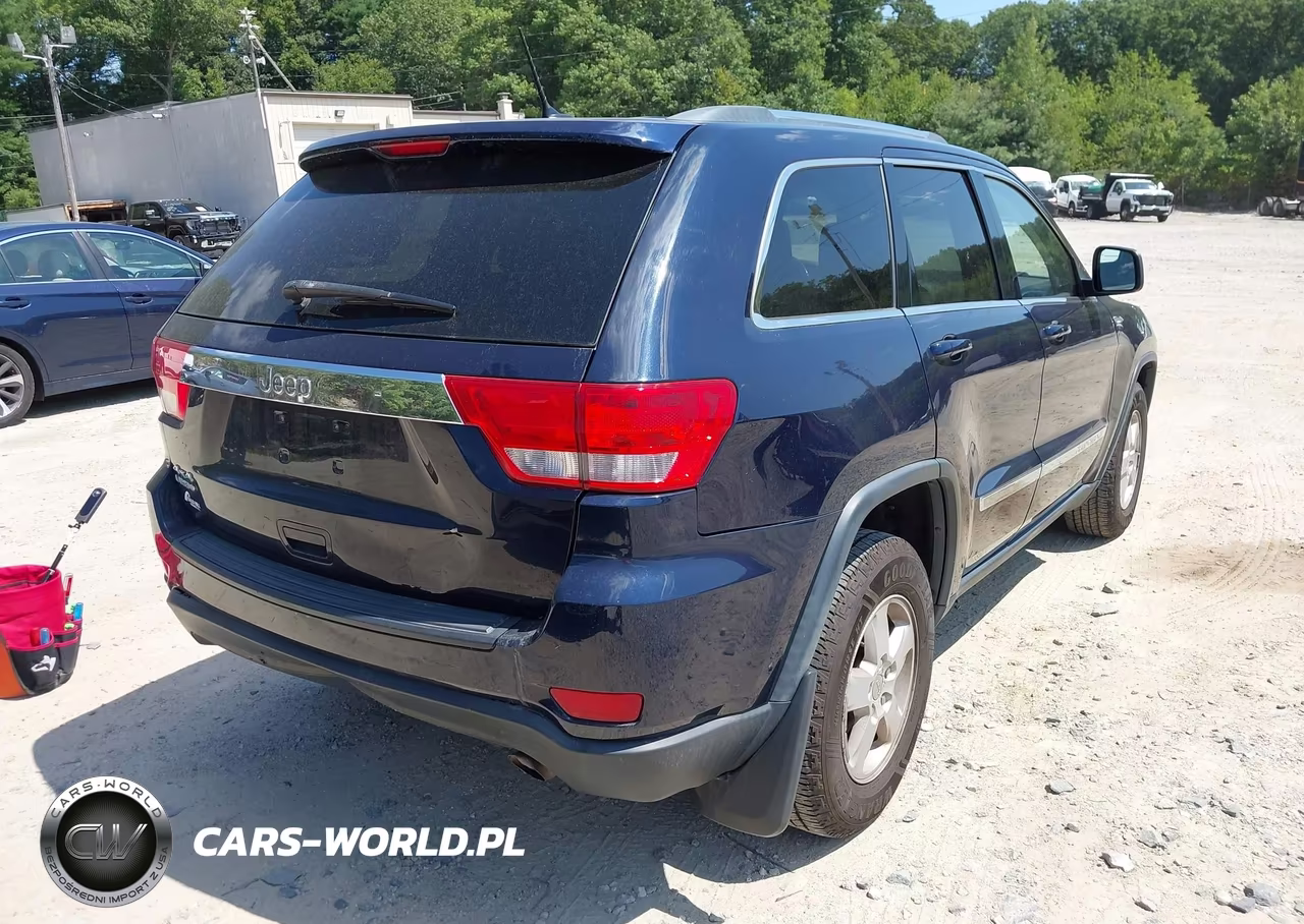 2013 Jeep Grand Cherokee Laredo VIN:1C4RJFAG6DC518928 - 4