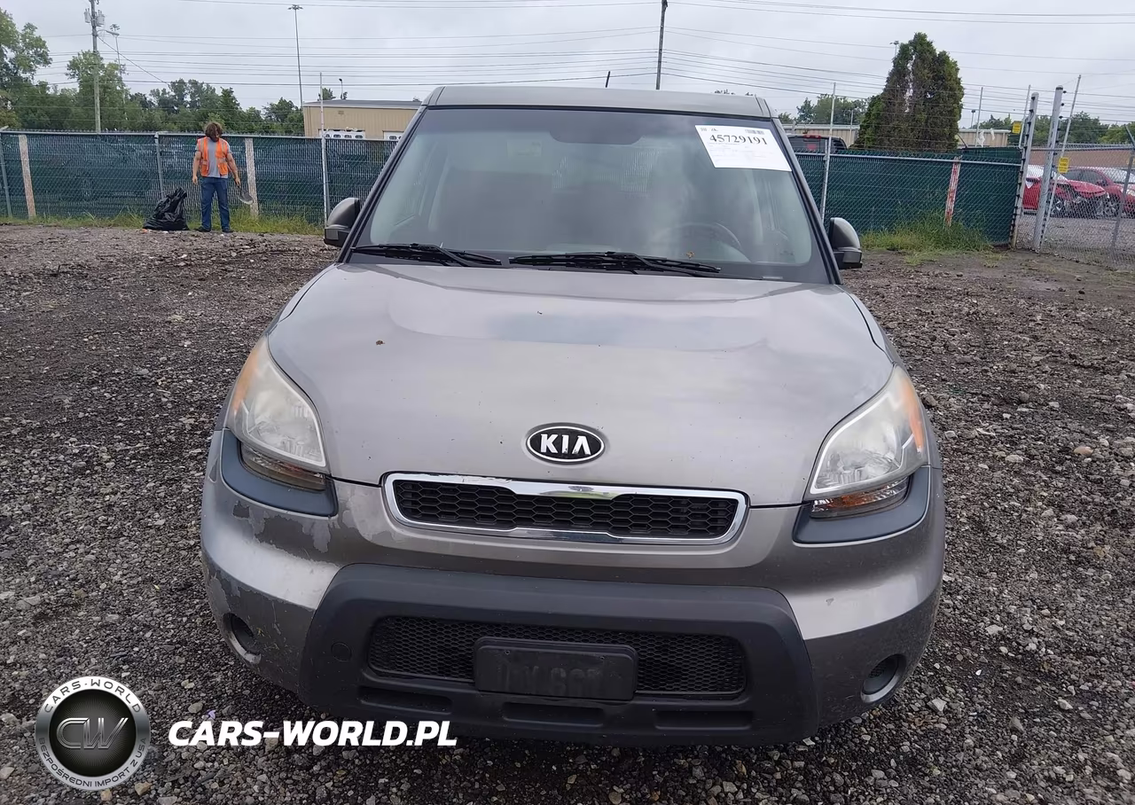 2011 Kia Soul + VIN:KNDJT2A20B7260383 - 12