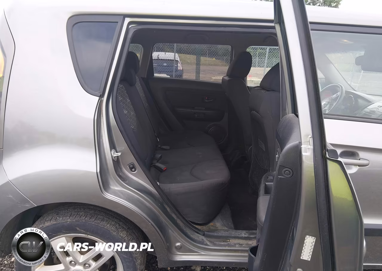2011 Kia Soul + VIN:KNDJT2A20B7260383 - 8