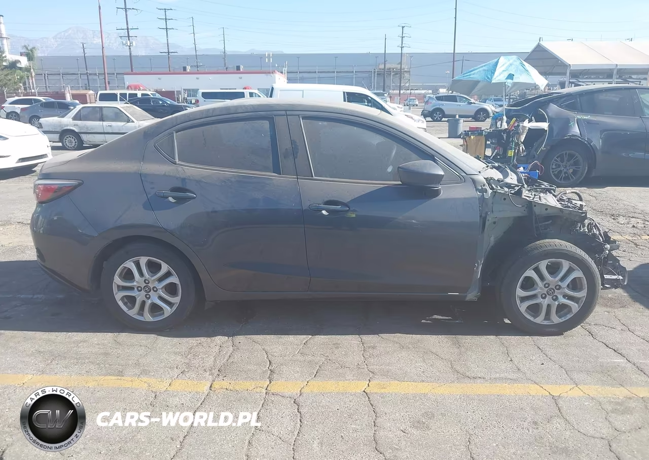 2018 Toyota Yaris Ia VIN:3MYDLBYV6JY317780 - 14