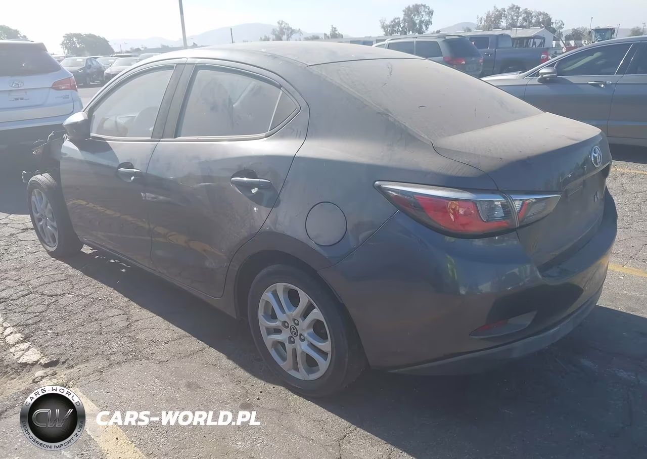 2018 Toyota Yaris Ia VIN:3MYDLBYV6JY317780 - 3