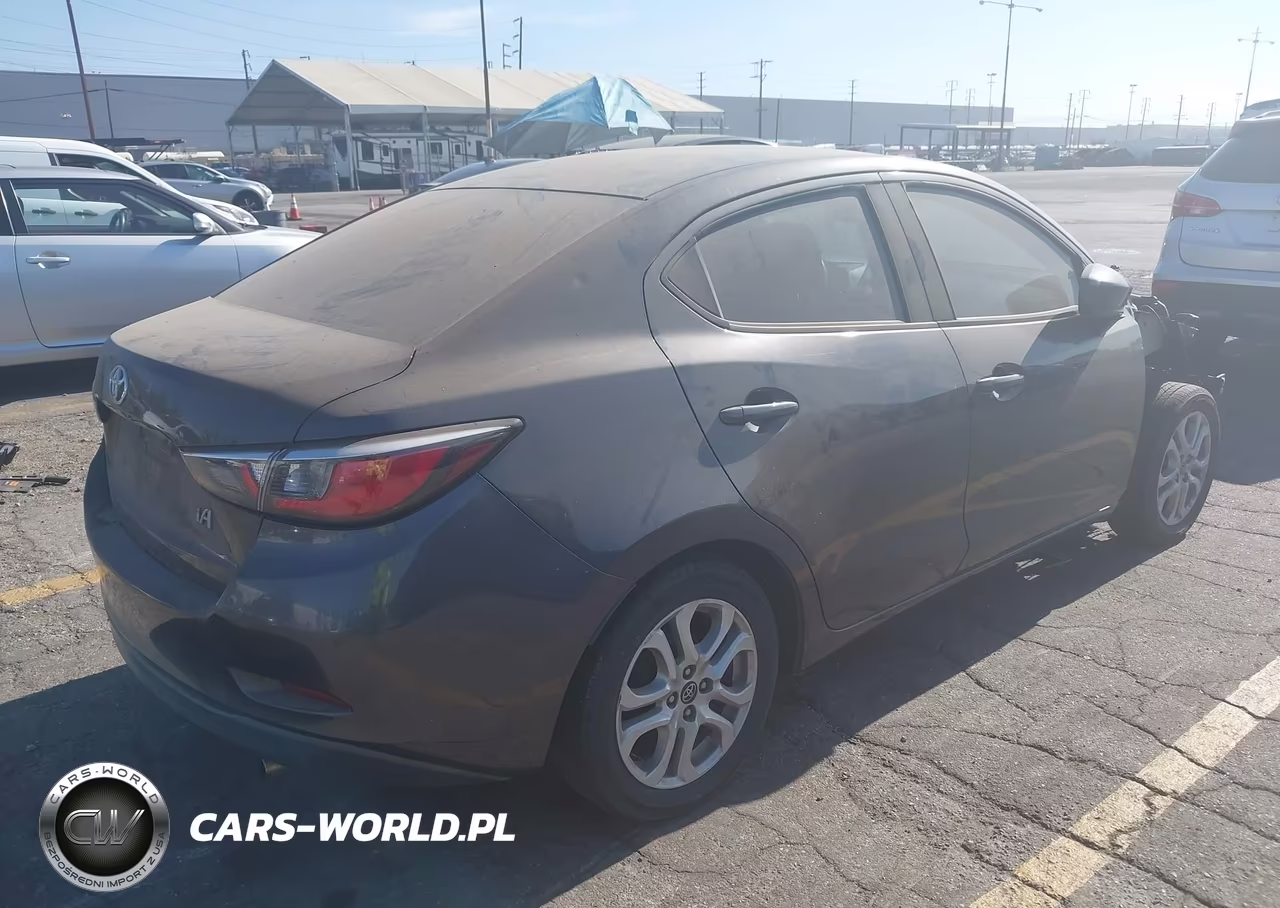 2018 Toyota Yaris Ia VIN:3MYDLBYV6JY317780 - 4