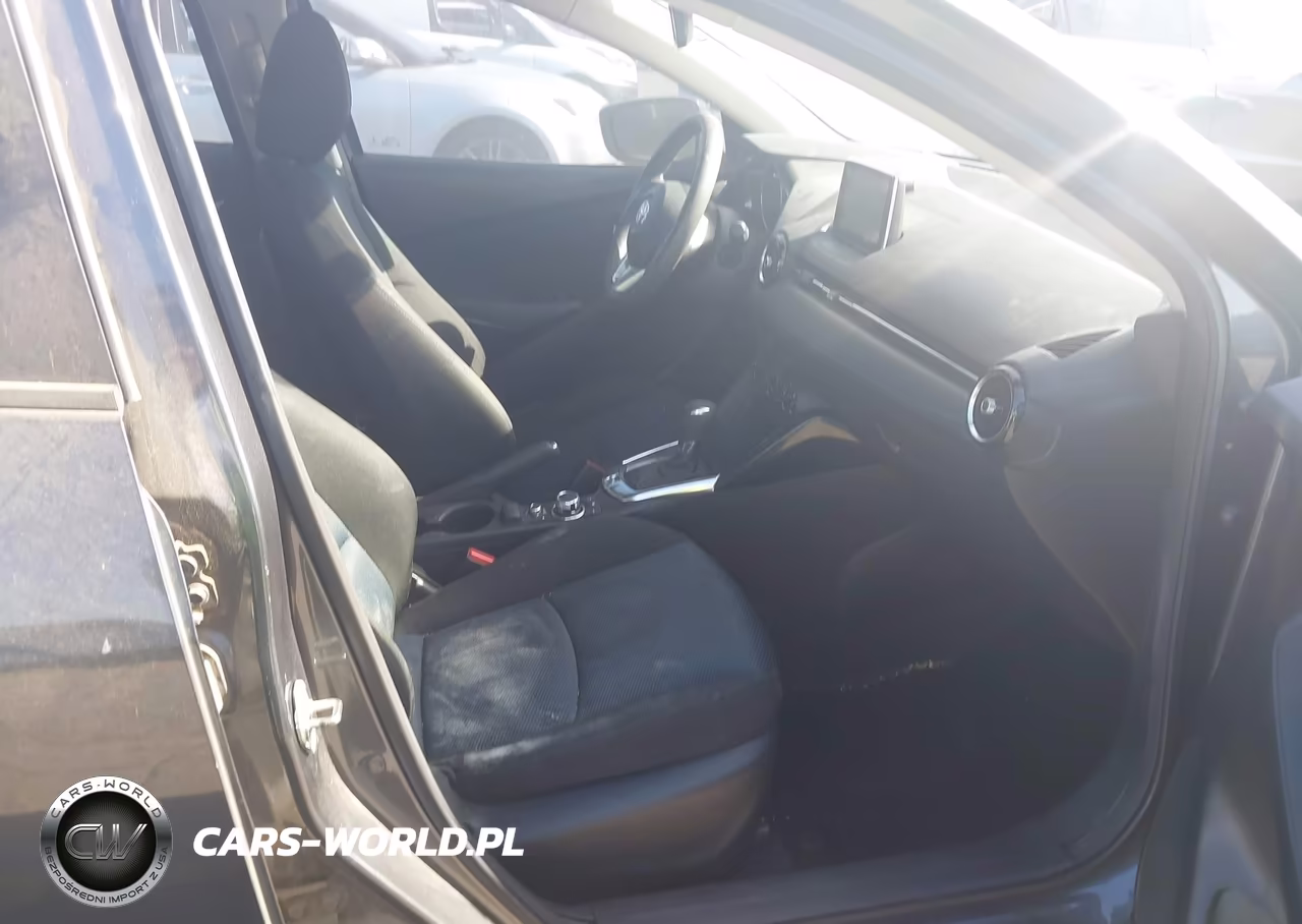 2018 Toyota Yaris Ia VIN:3MYDLBYV6JY317780 - 5