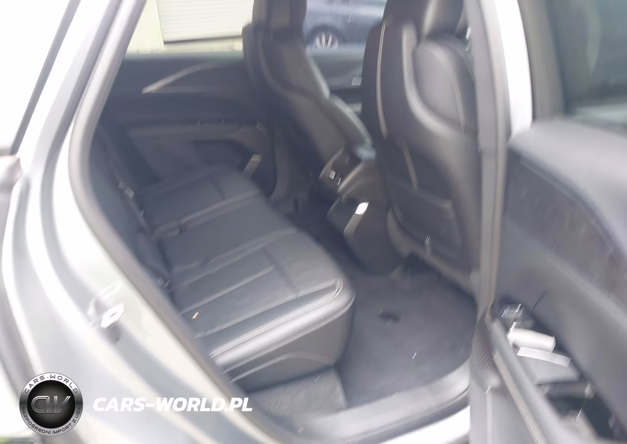 2024 Cadillac Lyriq Sport W-1Sf VIN:1GYKPTRK9RZ107335 - 8