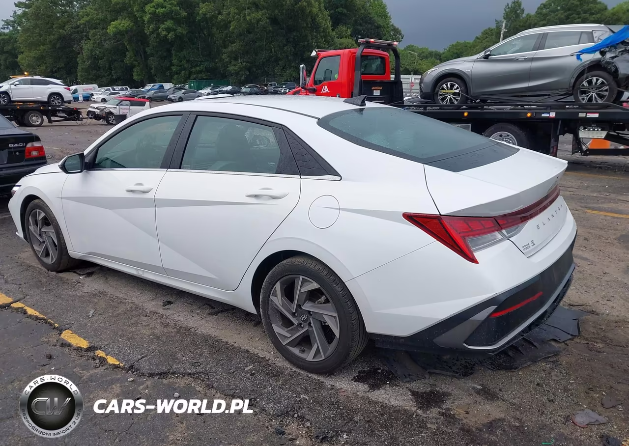 2025 Hyundai Elantra Limited VIN:KMHLP4DG4SU888816 - 3