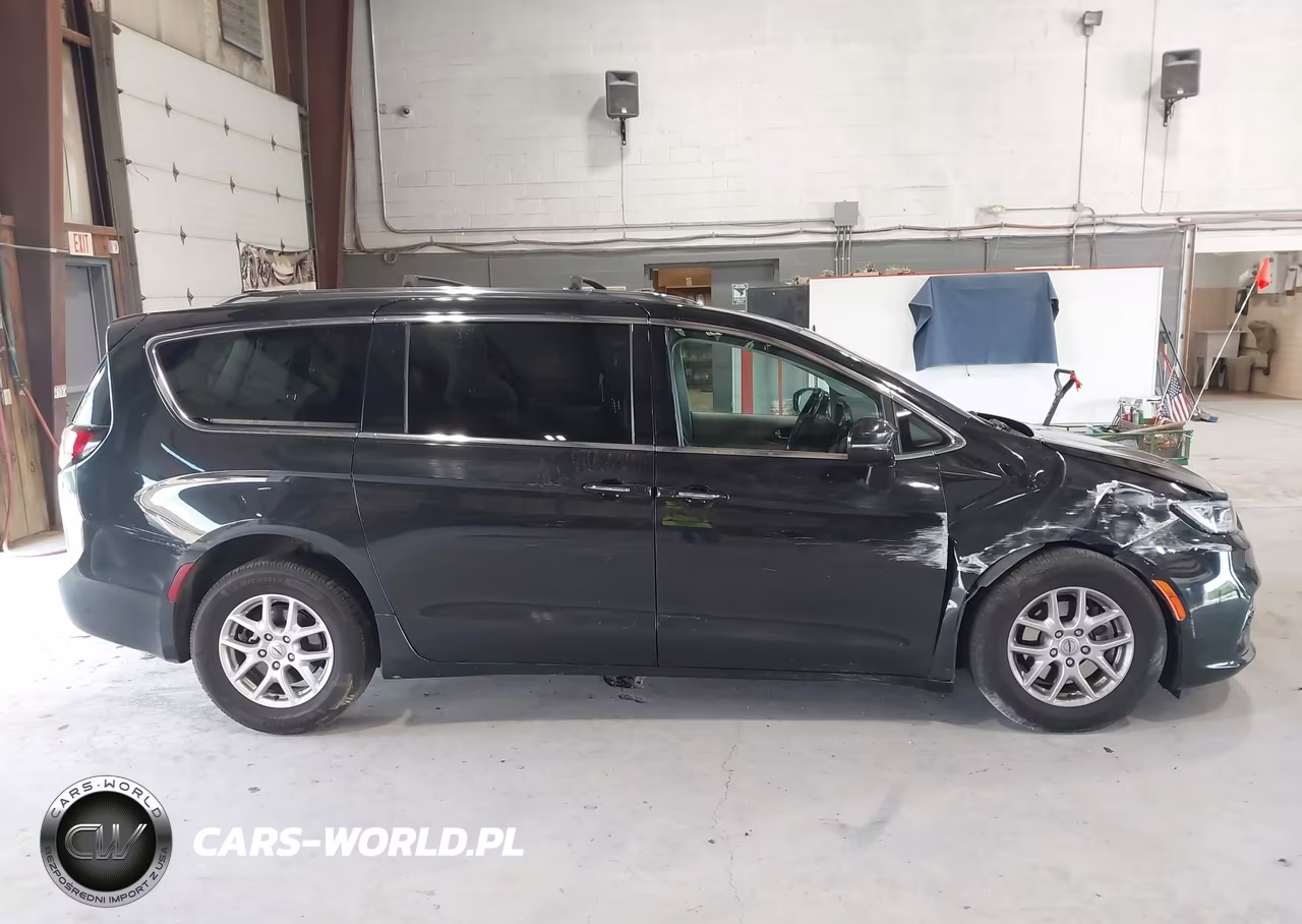 2021 Chrysler Pacifica Touring L VIN:2C4RC1BG7MR592944 - 13