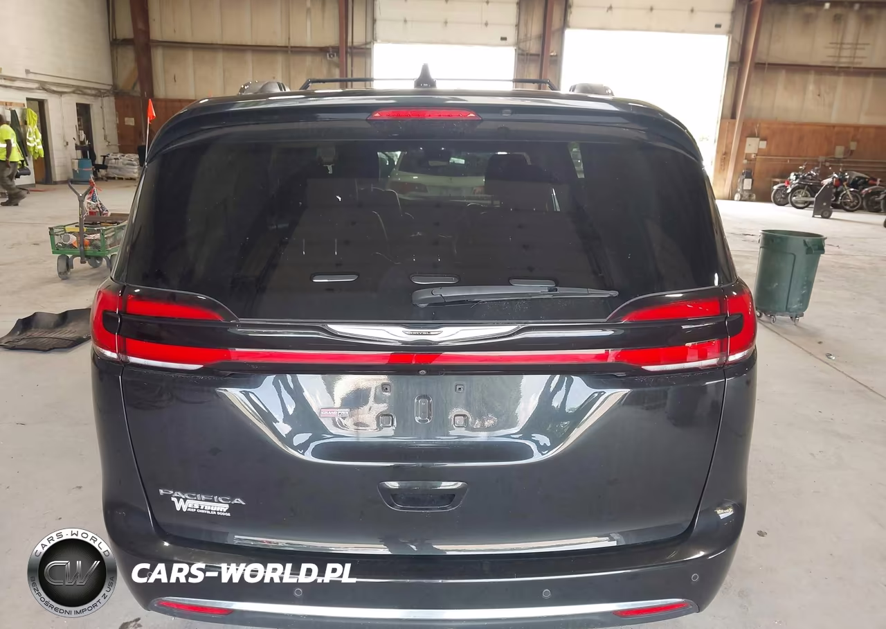 2021 Chrysler Pacifica Touring L VIN:2C4RC1BG7MR592944 - 16