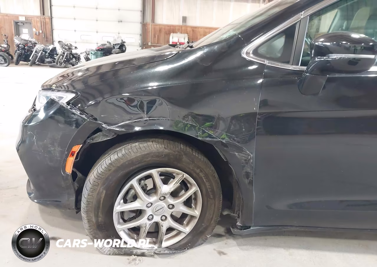 2021 Chrysler Pacifica Touring L VIN:2C4RC1BG7MR592944 - 6