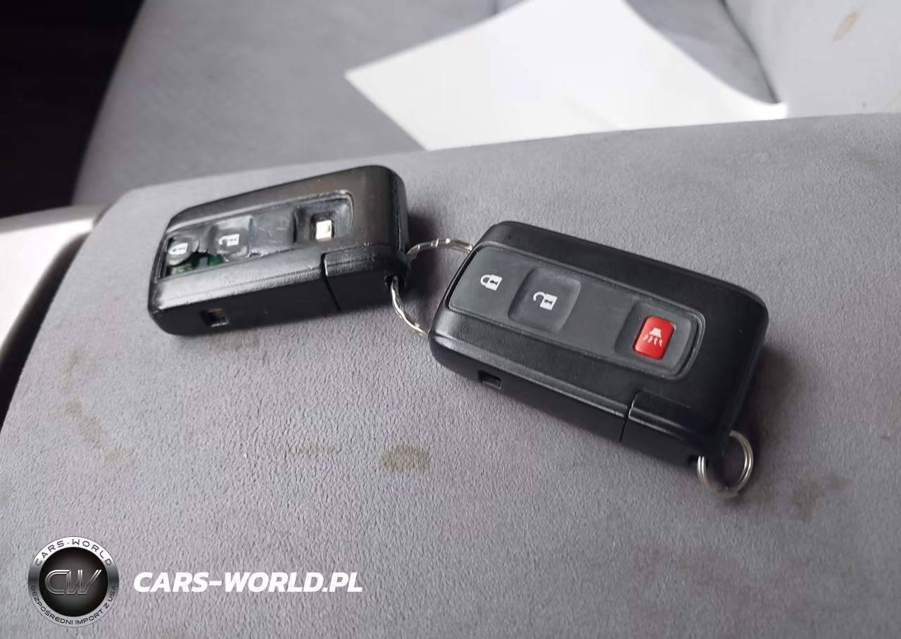 2005 Toyota Prius VIN:JTDKB20U453053775 - 11