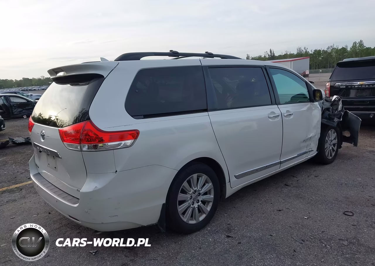 2014 Toyota Sienna Limited V6 7 Passenger VIN:5TDYK3DC6ES456995 - 4