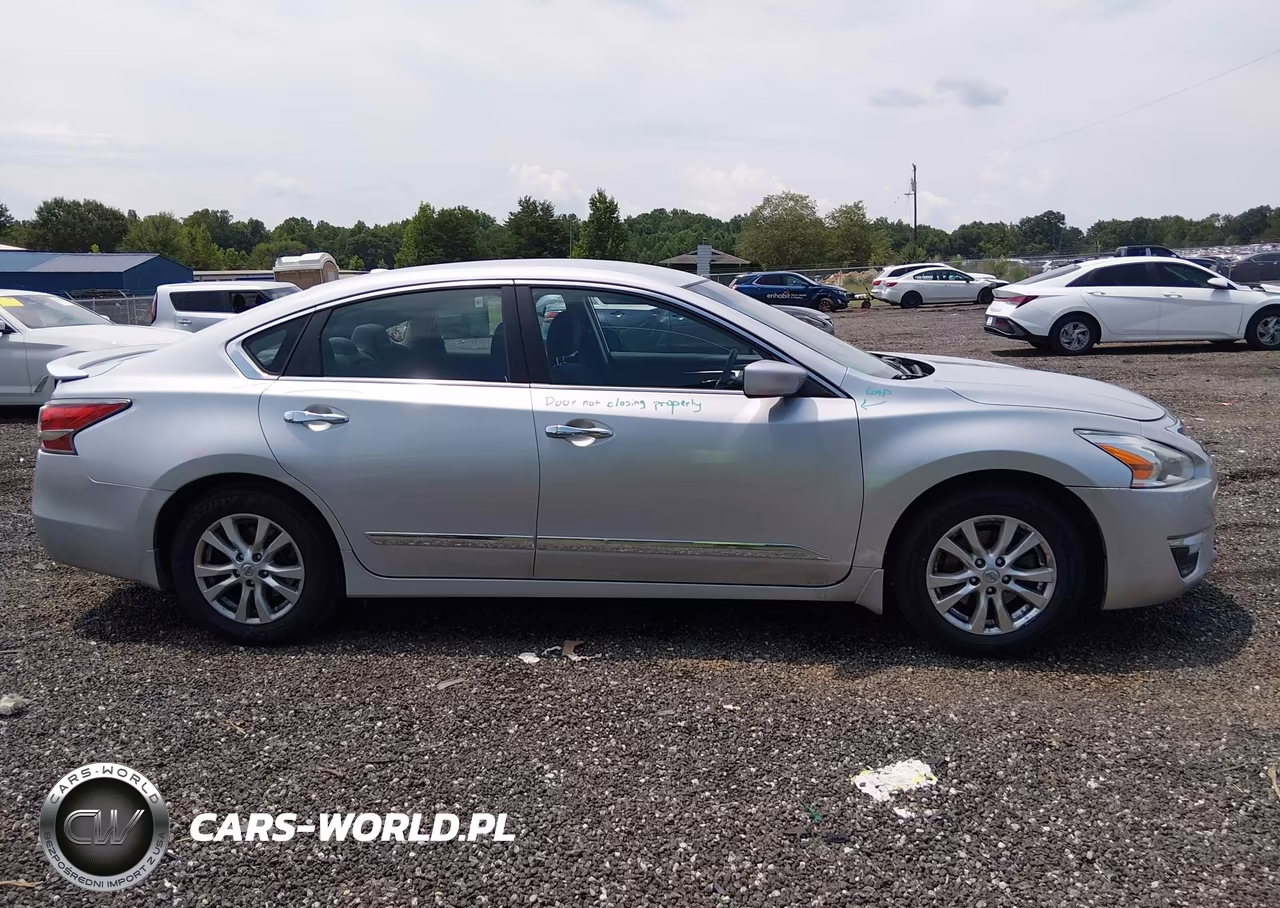 2015 Nissan Altima 2.5 S VIN:1N4AL3AP6FC104109 - 13