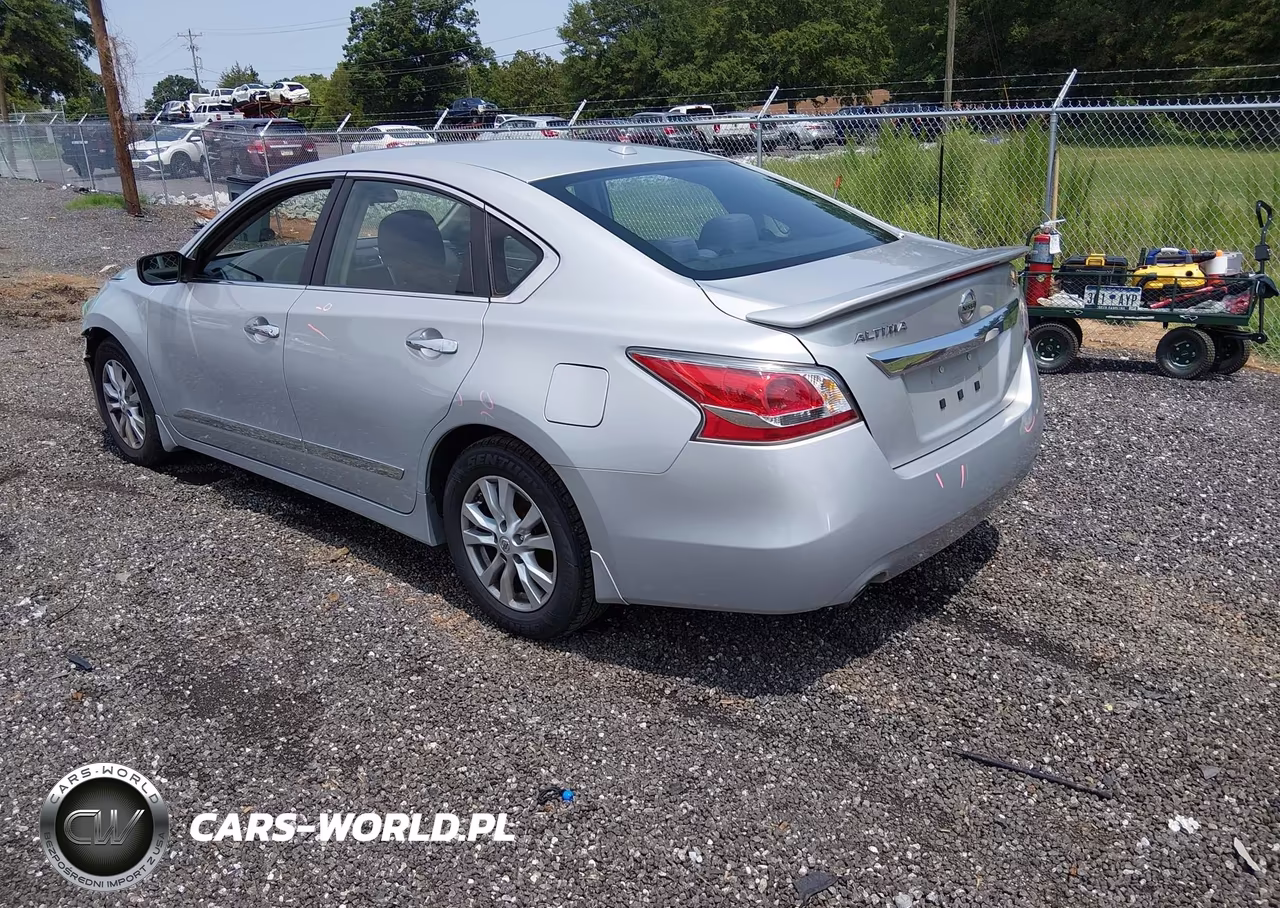 2015 Nissan Altima 2.5 S VIN:1N4AL3AP6FC104109 - 3