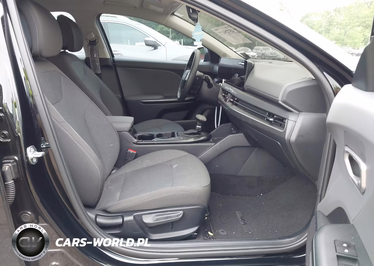 2025 Kia K4 Lxs VIN:3KPFT4DE9SE213876 - 5
