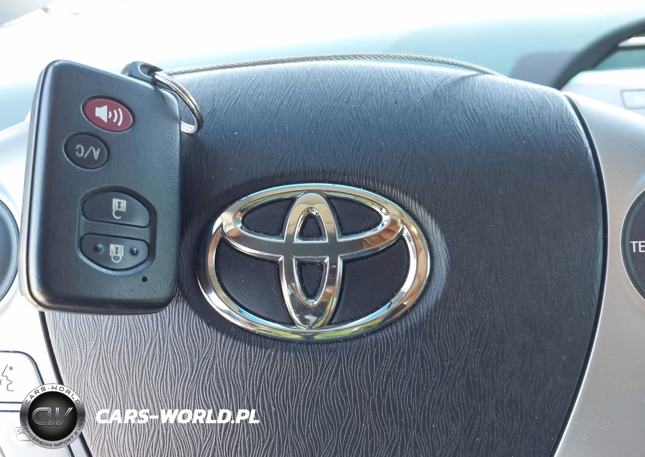 2013 Toyota Prius Four VIN:JTDKN3DU5D1716594 - 11