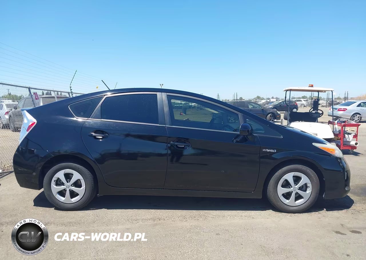 2013 Toyota Prius Four VIN:JTDKN3DU5D1716594 - 13