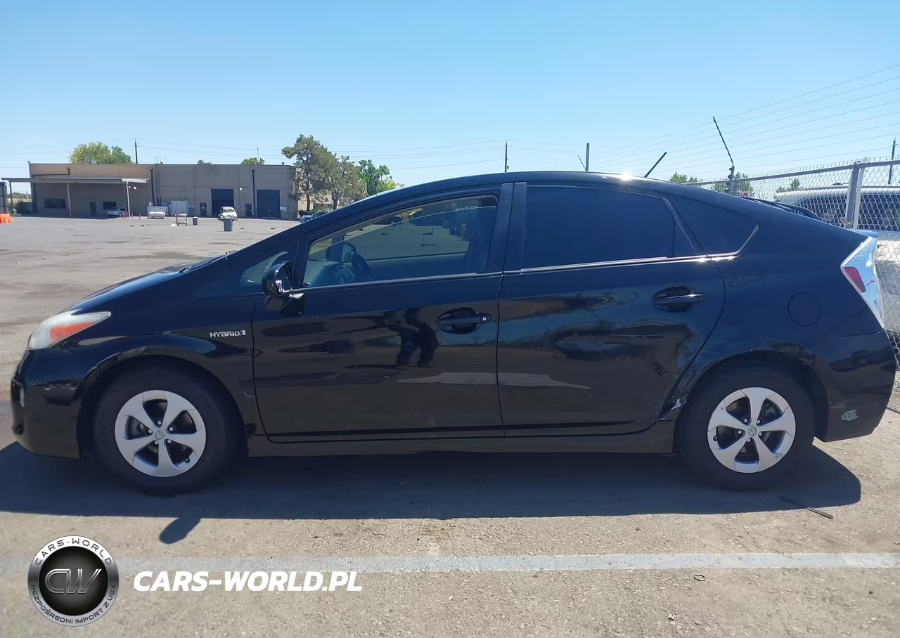2013 Toyota Prius Four VIN:JTDKN3DU5D1716594 - 14