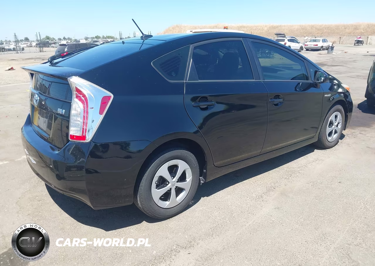 2013 Toyota Prius Four VIN:JTDKN3DU5D1716594 - 4
