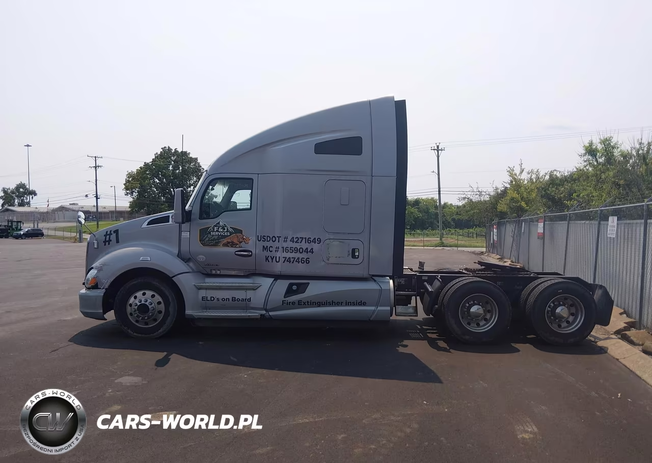 2015 Kenworth Construction T680 VIN:1XKYD49X8FJ438402 - 16