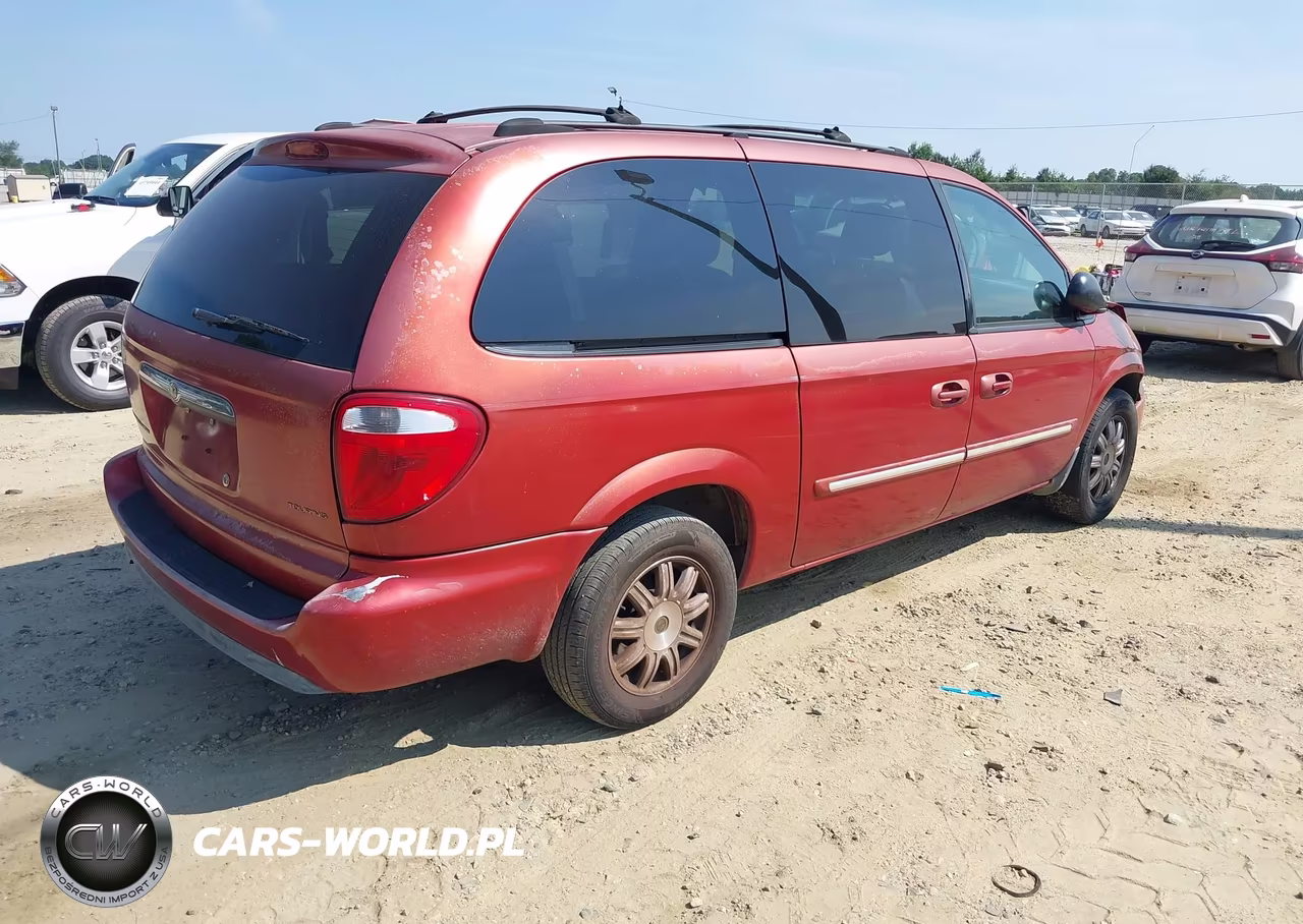 2005 Chrysler Town & Country Touring VIN:2C4GP54L55R402802 - 4