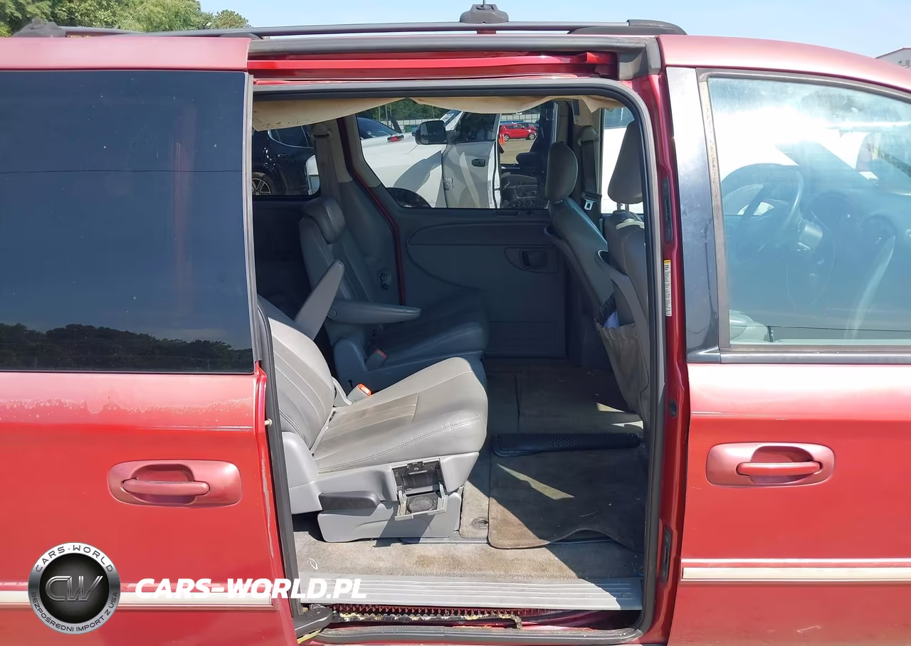2005 Chrysler Town & Country Touring VIN:2C4GP54L55R402802 - 8