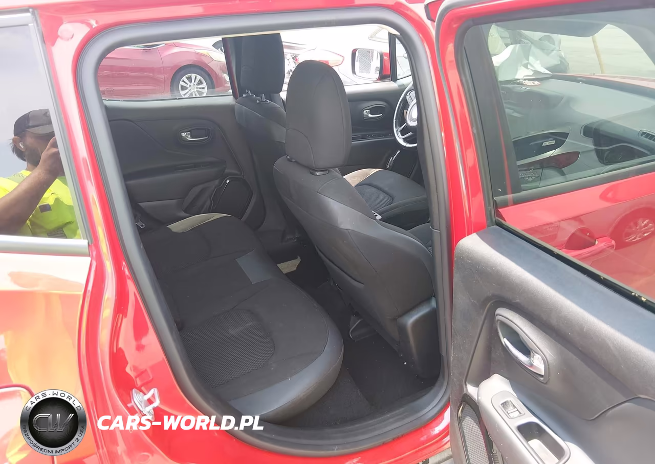 2018 Jeep Renegade Altitude 4X4 VIN:ZACCJBBBXJPG79338 - 8