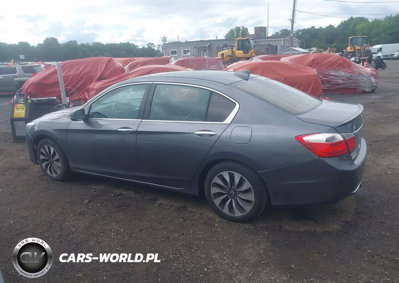 2015 Honda Accord Hybrid Touring VIN:1HGCR6F74FA003143 - 14