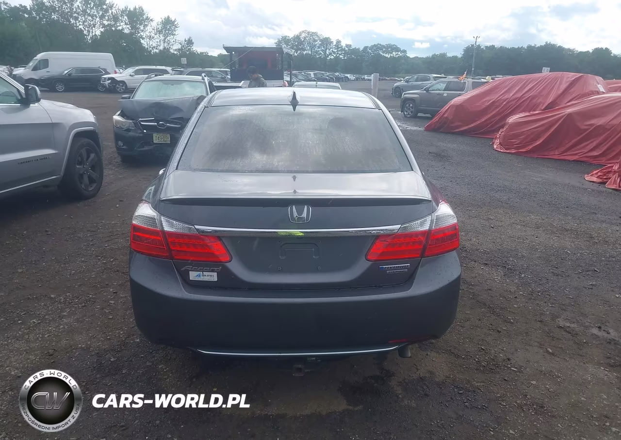 2015 Honda Accord Hybrid Touring VIN:1HGCR6F74FA003143 - 16