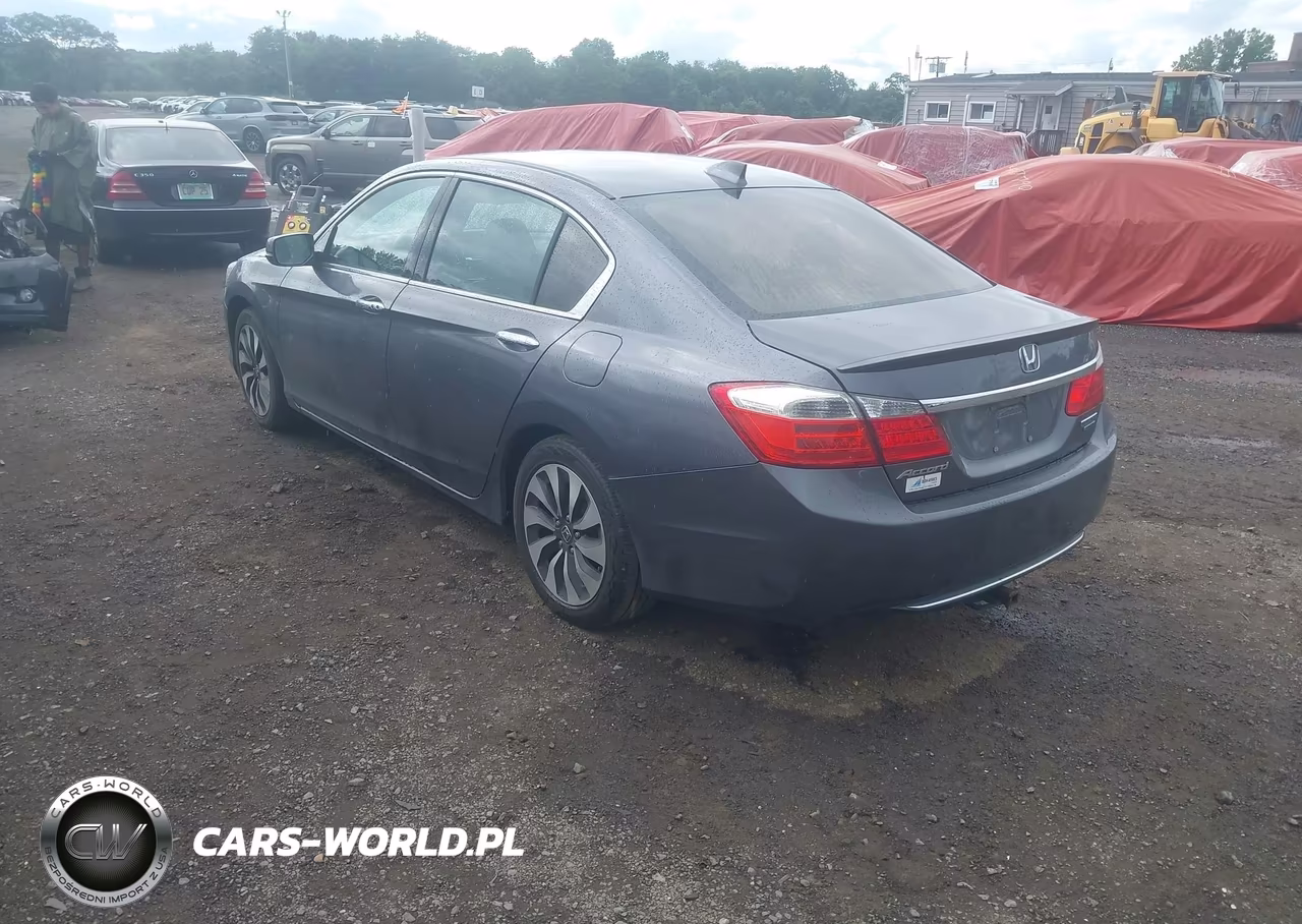 2015 Honda Accord Hybrid Touring VIN:1HGCR6F74FA003143 - 3